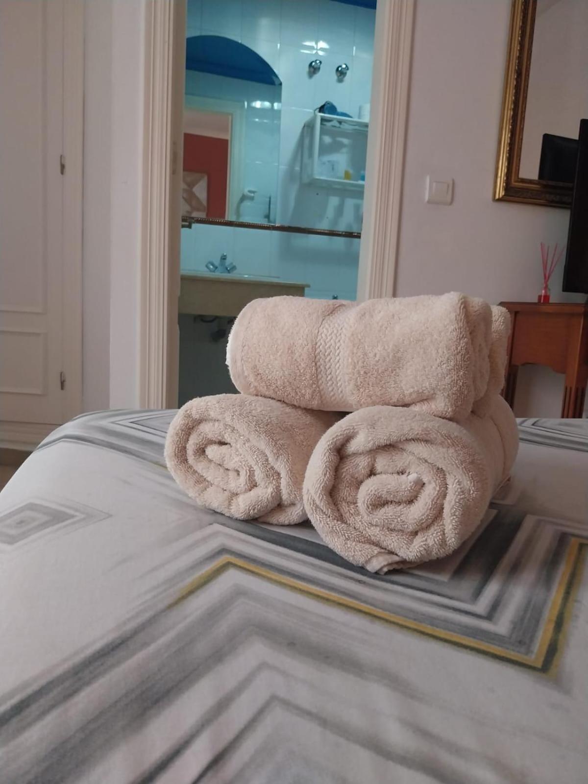 Hostal Montys Nerja Exterior photo